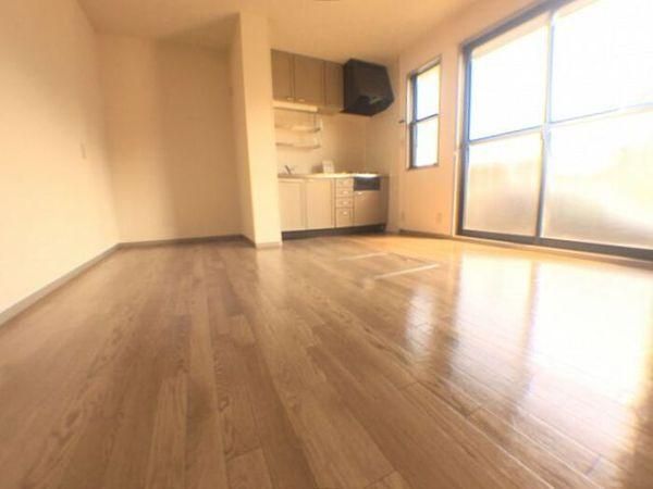 �y�����E���r���O�z�@